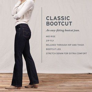 Levi Classic Bootcut Jeans